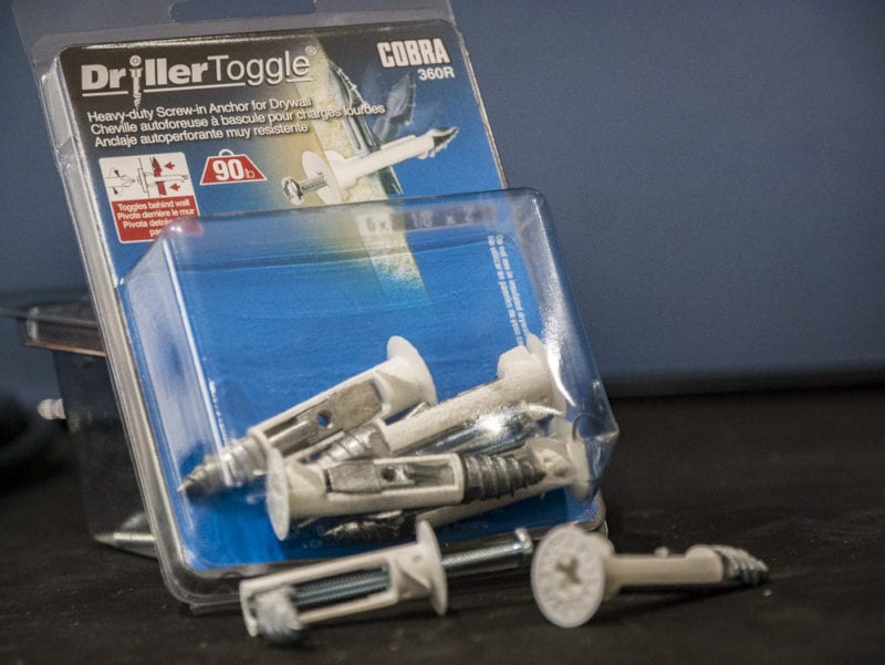 How to Use A Drywall Anchor