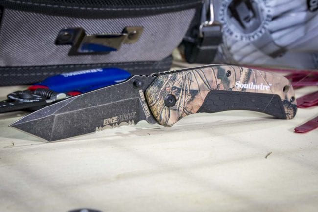 Southwire Pocket Knife: EdgeForce D2 Steel For a Great Price