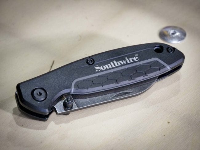 Southwire Pocket Knife: EdgeForce D2 Steel For a Great Price