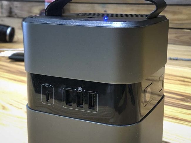 iMuto S5 USB outputs ports