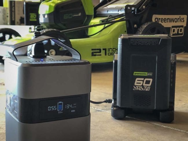 iMuto S5 charging Greenworks battery