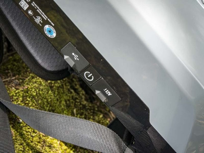 USB and 12V power supply