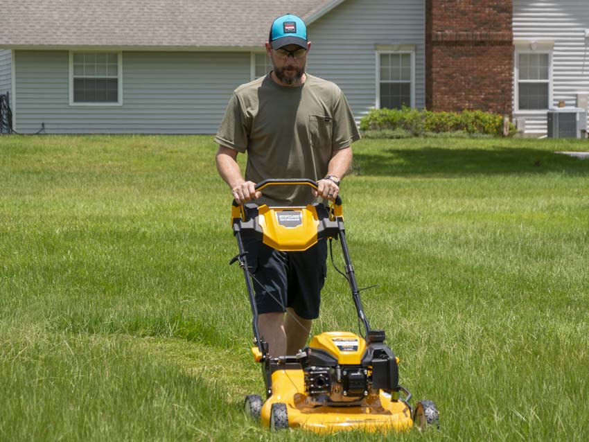 Cub Cadet Walk-Behind Mower SC 900 Review Mowing