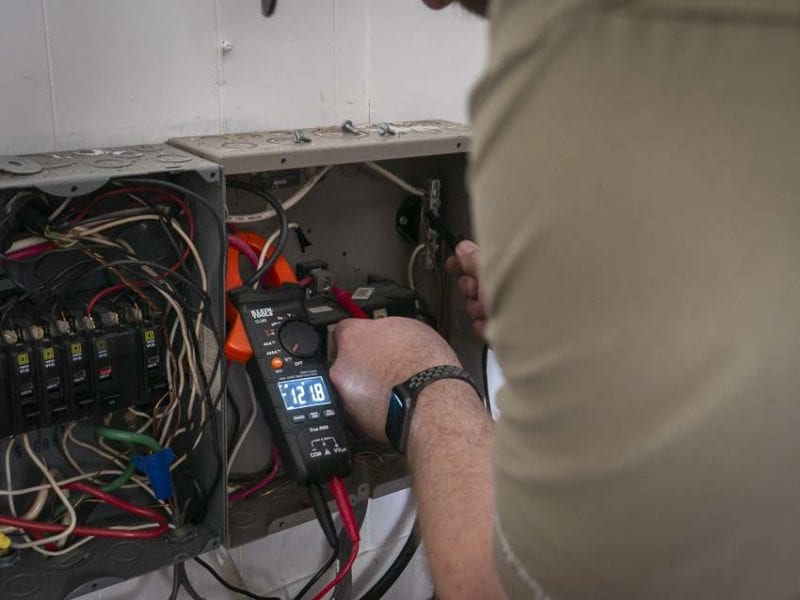 Klein Tools 400A Clamp Meter panel