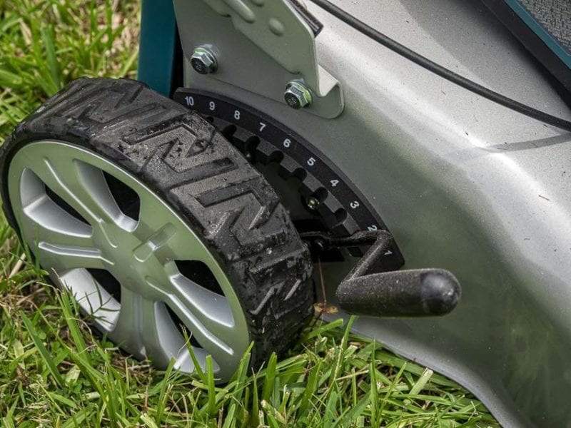 Makita Cordless Lawn Mower XML03PT1 Height Adjustment