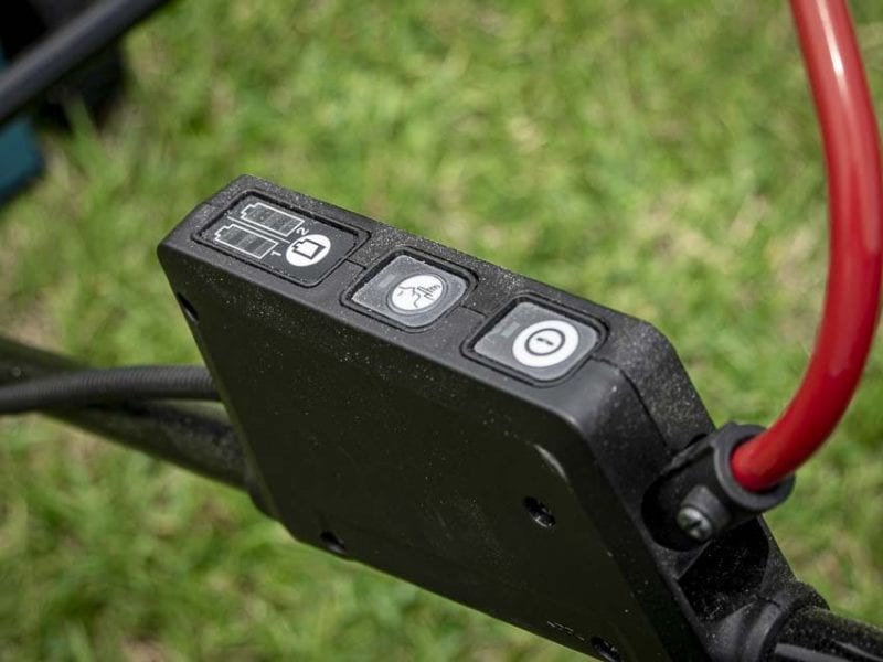 Makita Cordless Lawn Mower XML03PT1 Power Switch