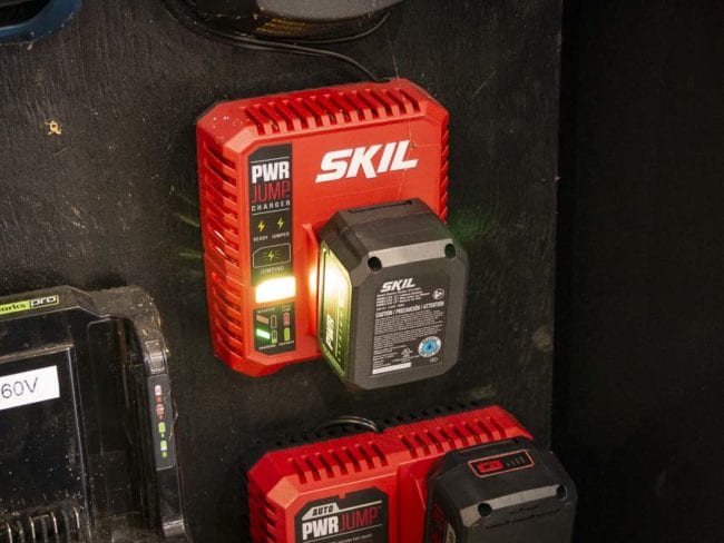 Skil 12V PWRJump charger