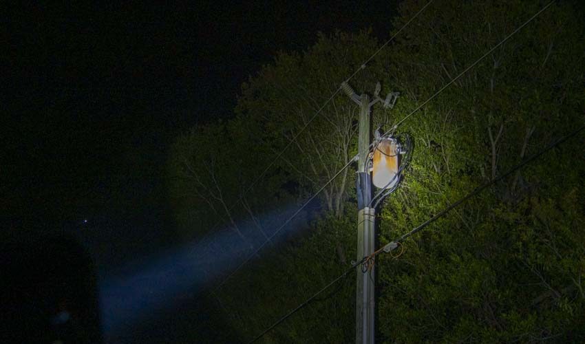 Makita DML812 18V LXT Cordless LED Flashlight and Spotlight