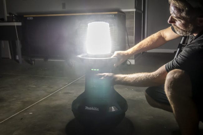 Makita LED Wobble-Style Upright Area Light DML810