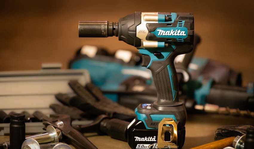 Makita XWT17 Mid-Torque Impact Wrench