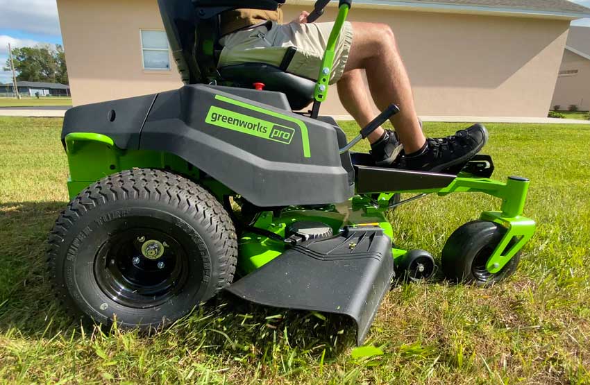 Greenworks 60V CrossoverZ 42-Inch Zero-Turn Lawn Mower Review