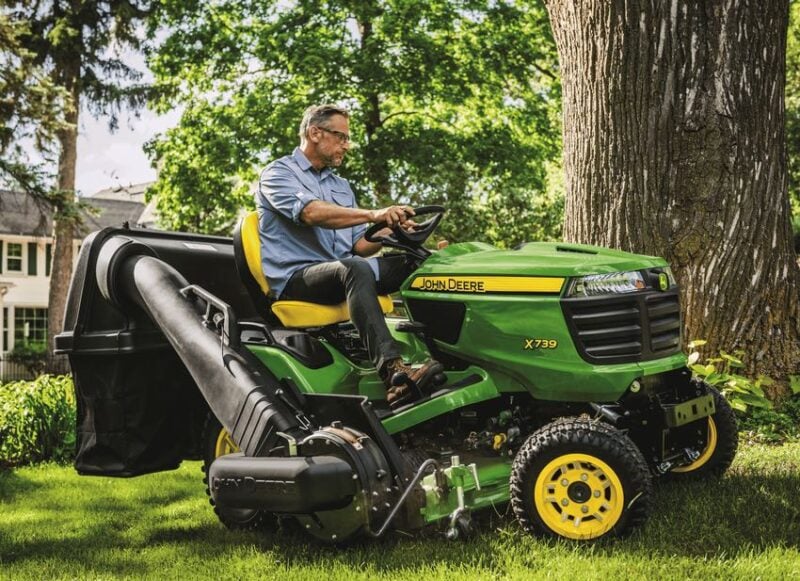 John Deere X700 Signature Series