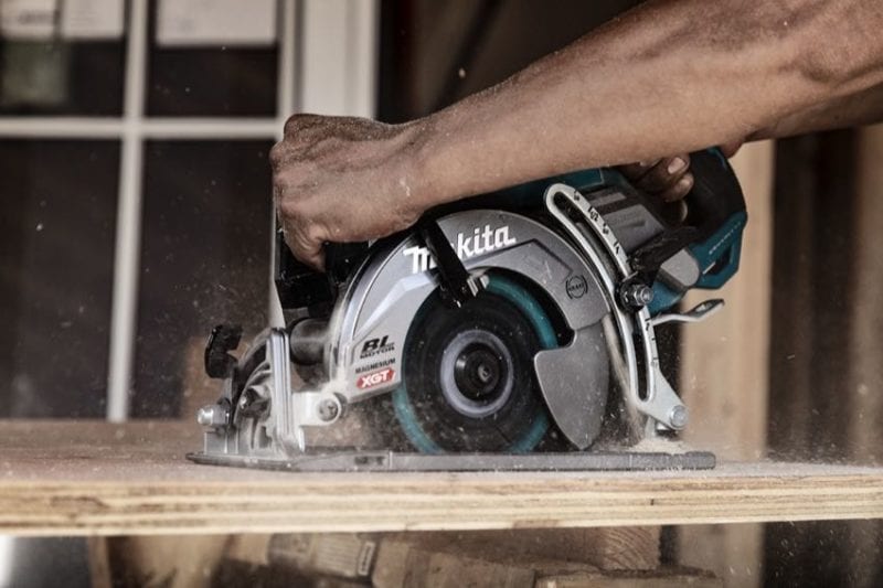 Makita XGT GSR01 40V circular saw