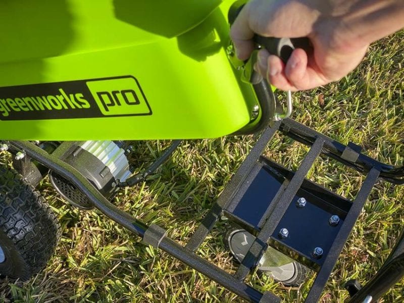 releasing dump cart bike handle