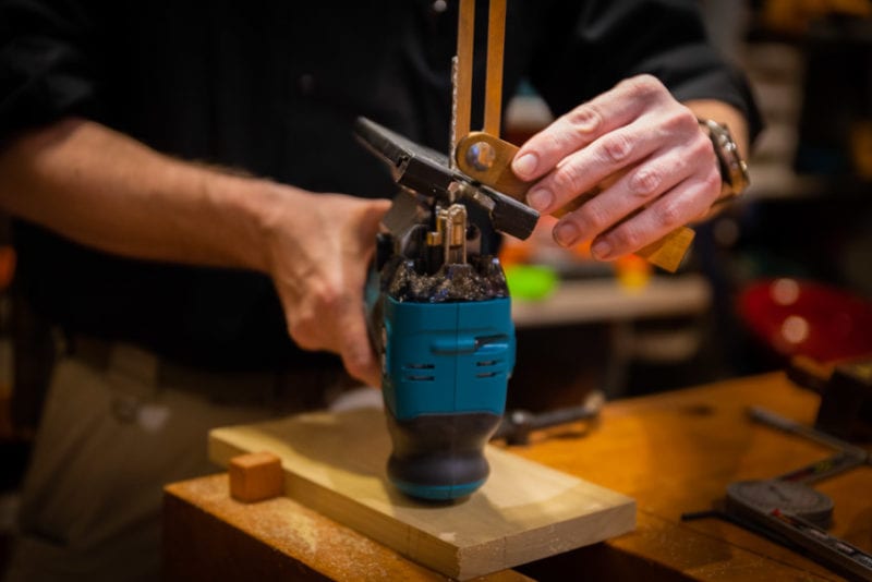 setting Makita XVJ01 jigsaw shoe bevel angle