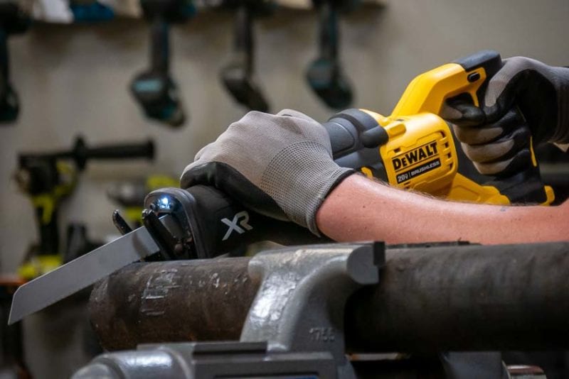 how to cut soil pipe with a reciprocating saw