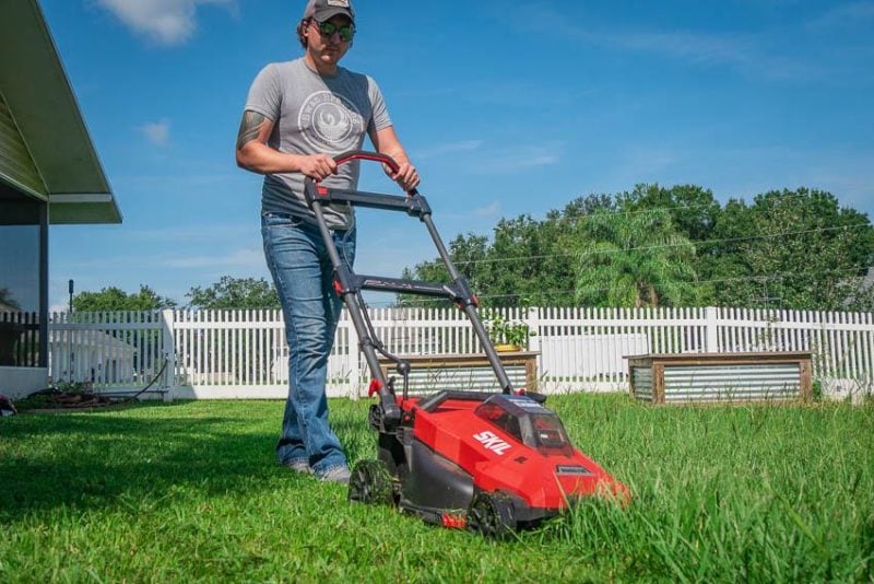 Skil 2x20V Mower Action
