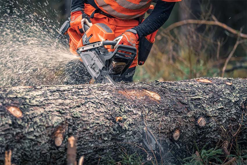 Husqvarna 592 XP Chainsaw