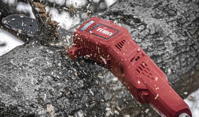 Toro 60V Cordless 10-Inch Pole Saw Review
