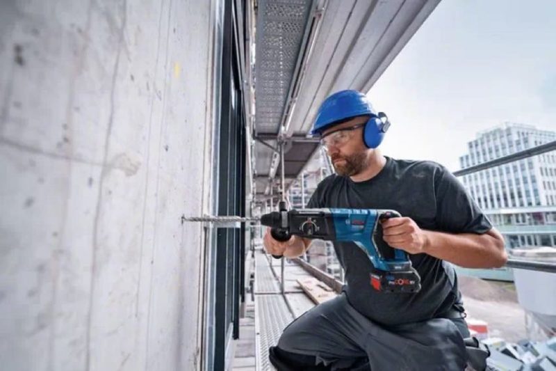 Bosch GBH18V-28DC Rotary Hammer with Dust Collector