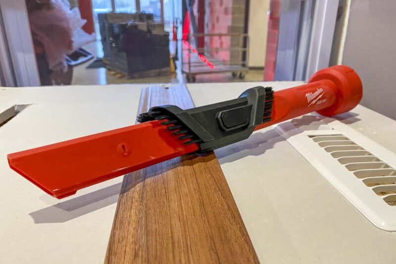 Milwaukee Air-Tip Vacuum Accessories 3-in-1 Crevice and Brush Tool 49-90-2023