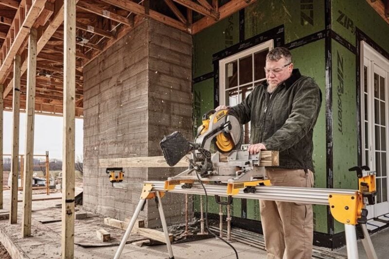 DeWalt 10 and 12-inch circular saw blades