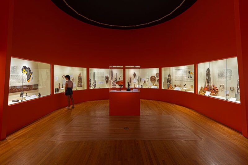 LED vs Fluorescent Light bulbs