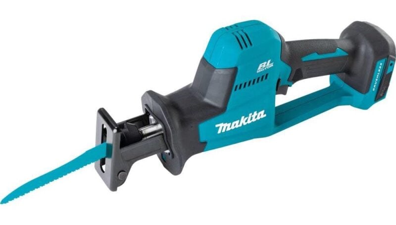 We wanted to know what the Makita 18V LXT One-Hand Recipro Saw brings to the table and how it compares to the brand's previous models.