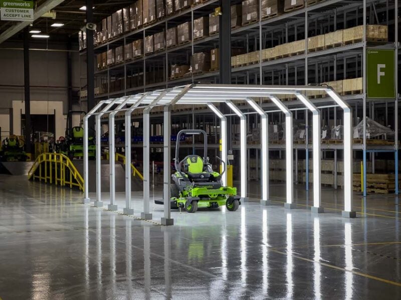 LED light tunnel final inspection