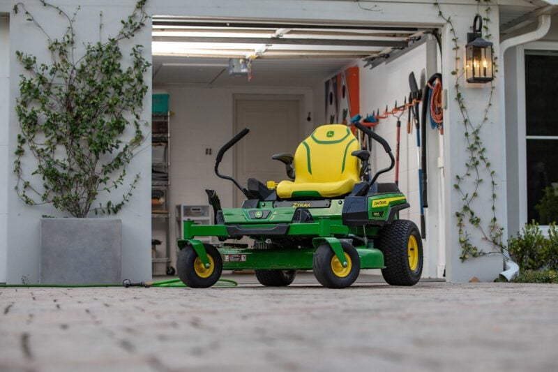 John Deere Battery-Powered Residential Zero-Turn