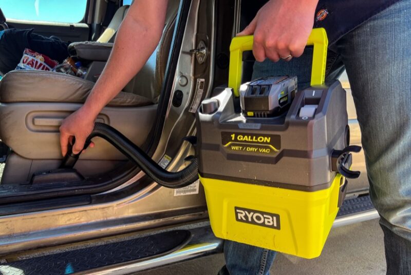 Ryobi 1-Gallon Wet Dry Vacuum