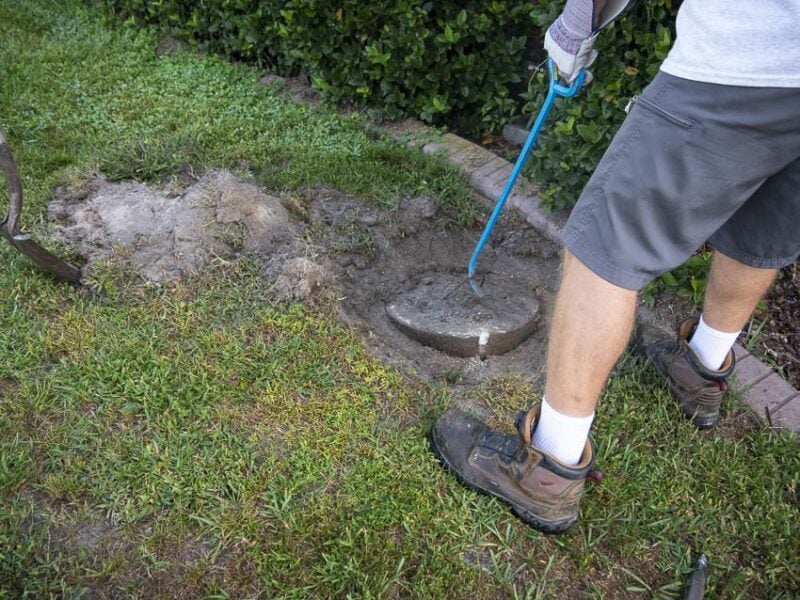 accessing septic tank cover