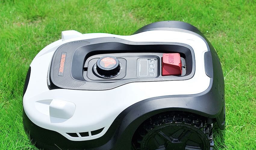 Sunseeker L22 Plus robotic mower