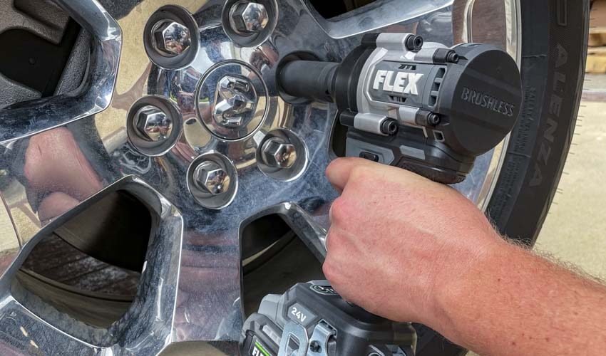 Flex Mid-Torque Impact Wrench