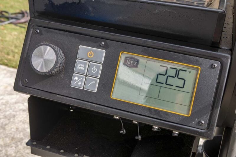 Oklahoma Joe's Pellet Grill - Rider DLX 1200 Controls