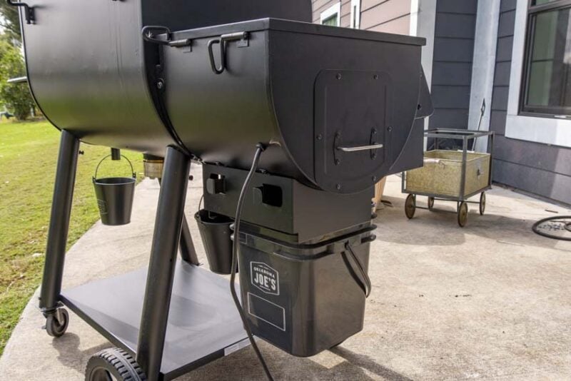 Oklahoma Joe's Pellet Grill Review - Rider DLX 1200