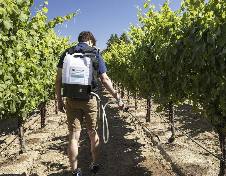 Best Commercial Backpack Sprayer
M4 MY4SONSย Battery-Powered 4-Gallon