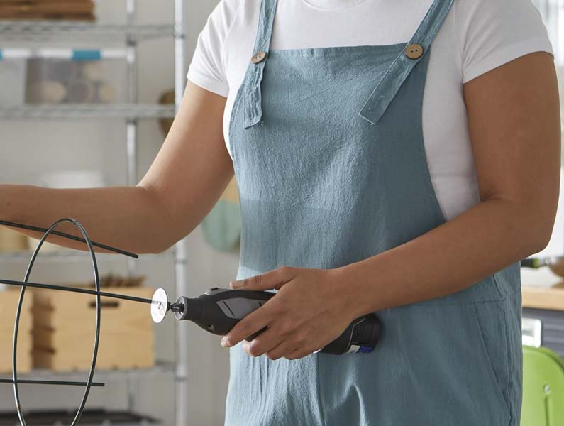 Best Cordless Rotary Tool
Dremel 8240 Cordless 12V