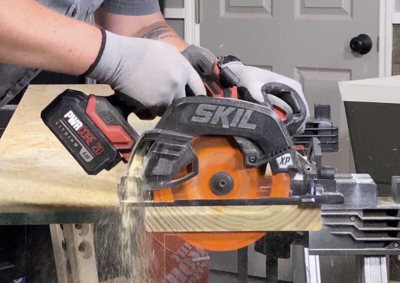 Skil 20V circular saw crosscut
