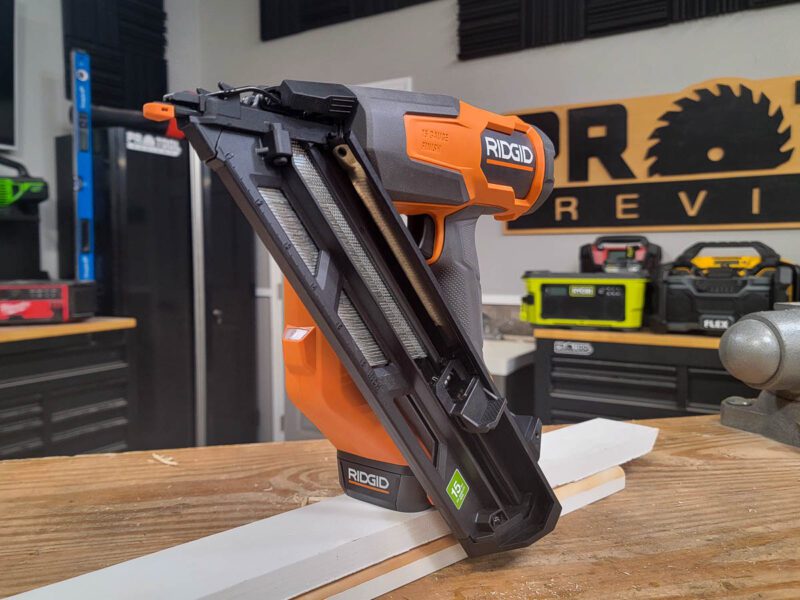Ridgid 18V 15-Gauge Angled Finish Nailer Profile