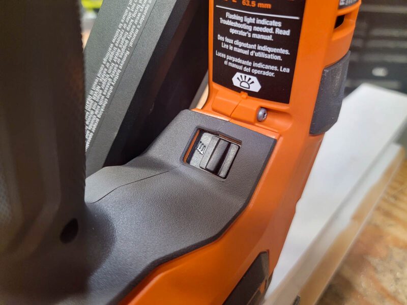 Ridgid 18V 15-Gauge Angled Finish Nailer