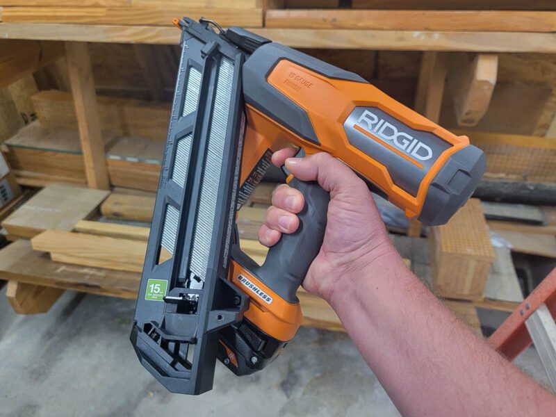 Ridgid 18V 15-Gauge Angled Finish Nailer Profile