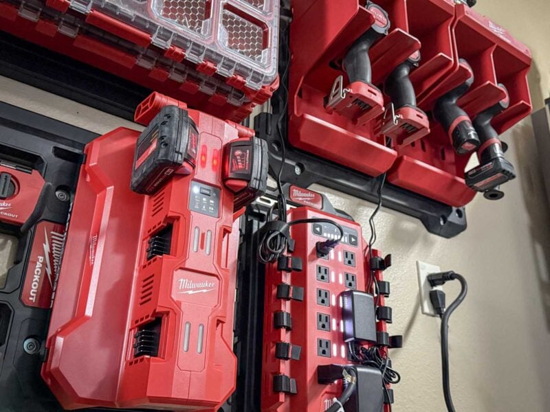 Milwaukee power manager workshop garage