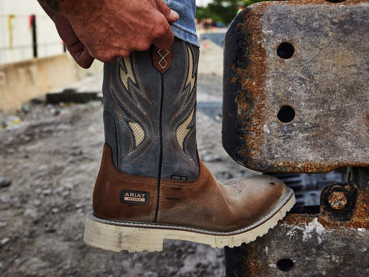 Ariat Activator: Lightweight Western Style with a Blue Collar Attitude