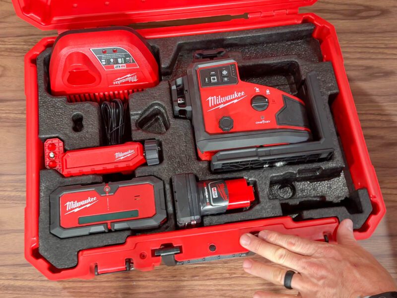 Milwaukee M12 Auto-Aligning Laser Level Kit Contents