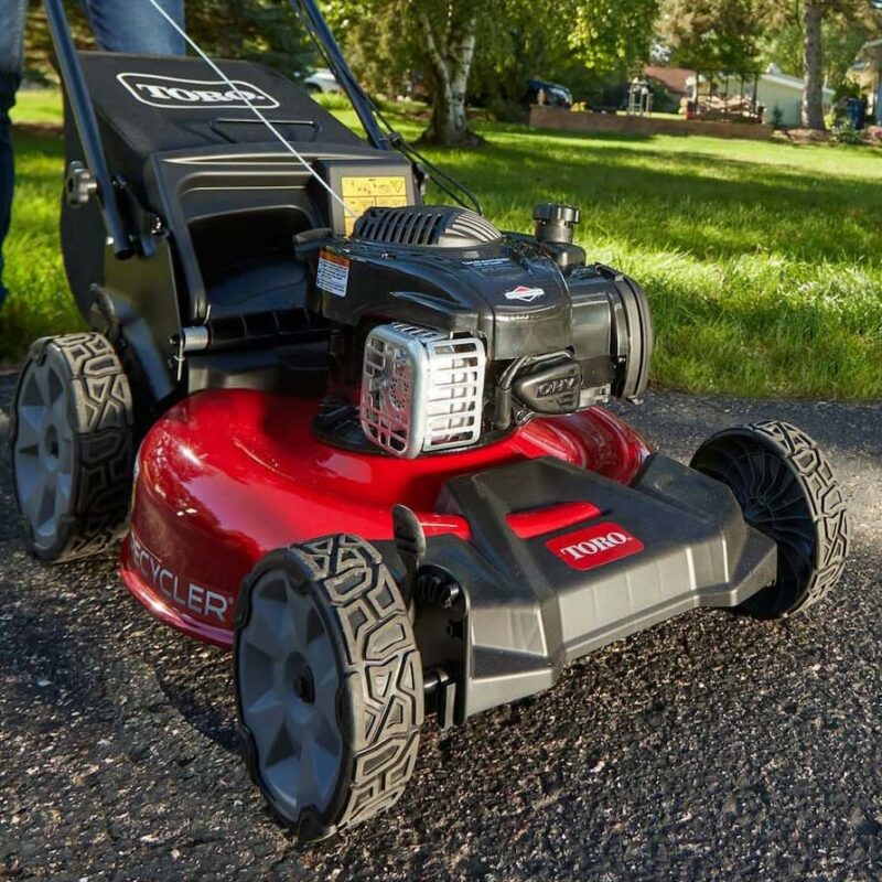 Best Self-Propelled Lawn Mower for the Money: Toro 21321