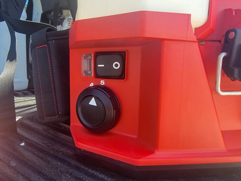 Power button and flow rate adjustment knob