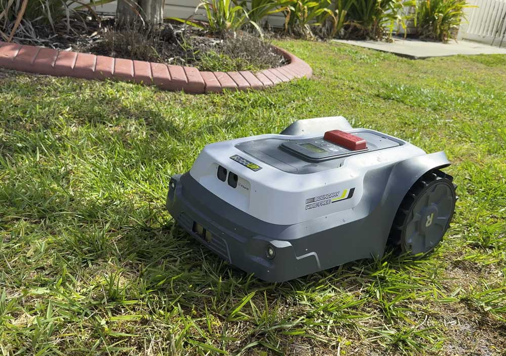 RoboUP-T1200-Pro-robotic-mower-review