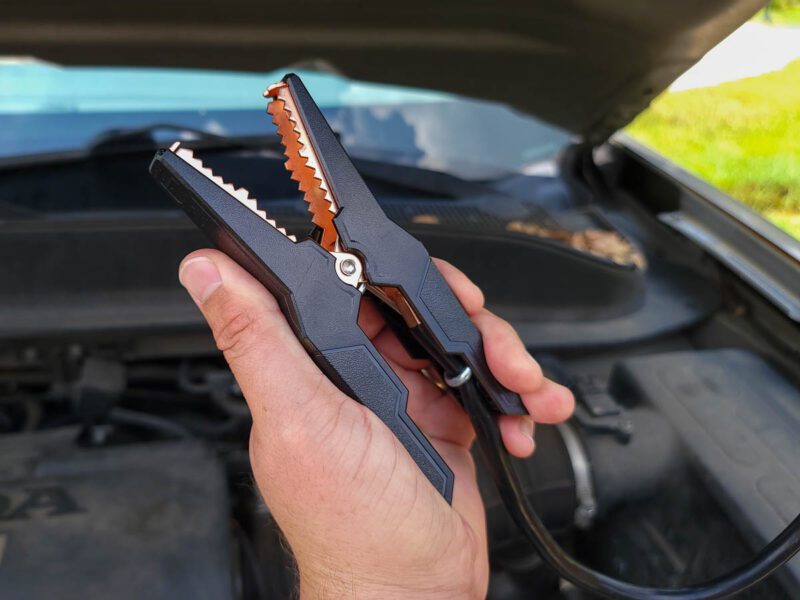 Milwaukee M18 HotShot Jump Starter Clamp design