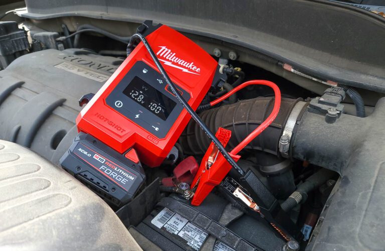 Milwaukee-M18-HotShot-Jump-Starter